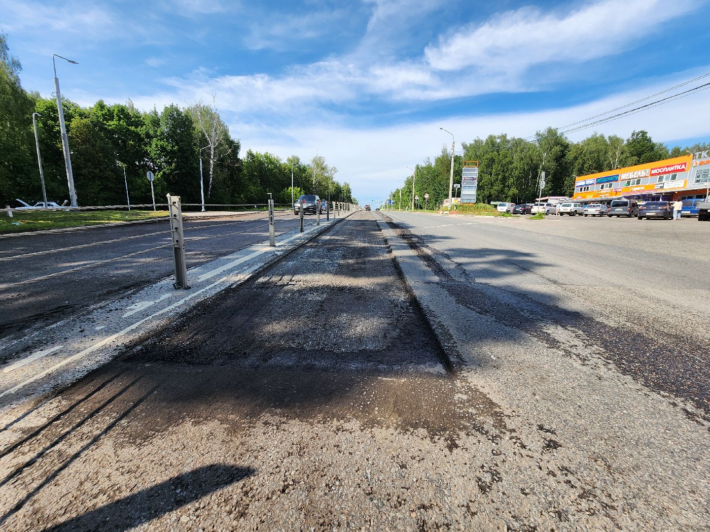 чехов, деревня манушкино, старое симферопольское шоссе, дорожный ремонт, капремонт проезжей части, замена асфальта, удаление старого покрытия, фрезерная машина, самосвалы, госпрограмма московской области, развитие дорожного комплекса,