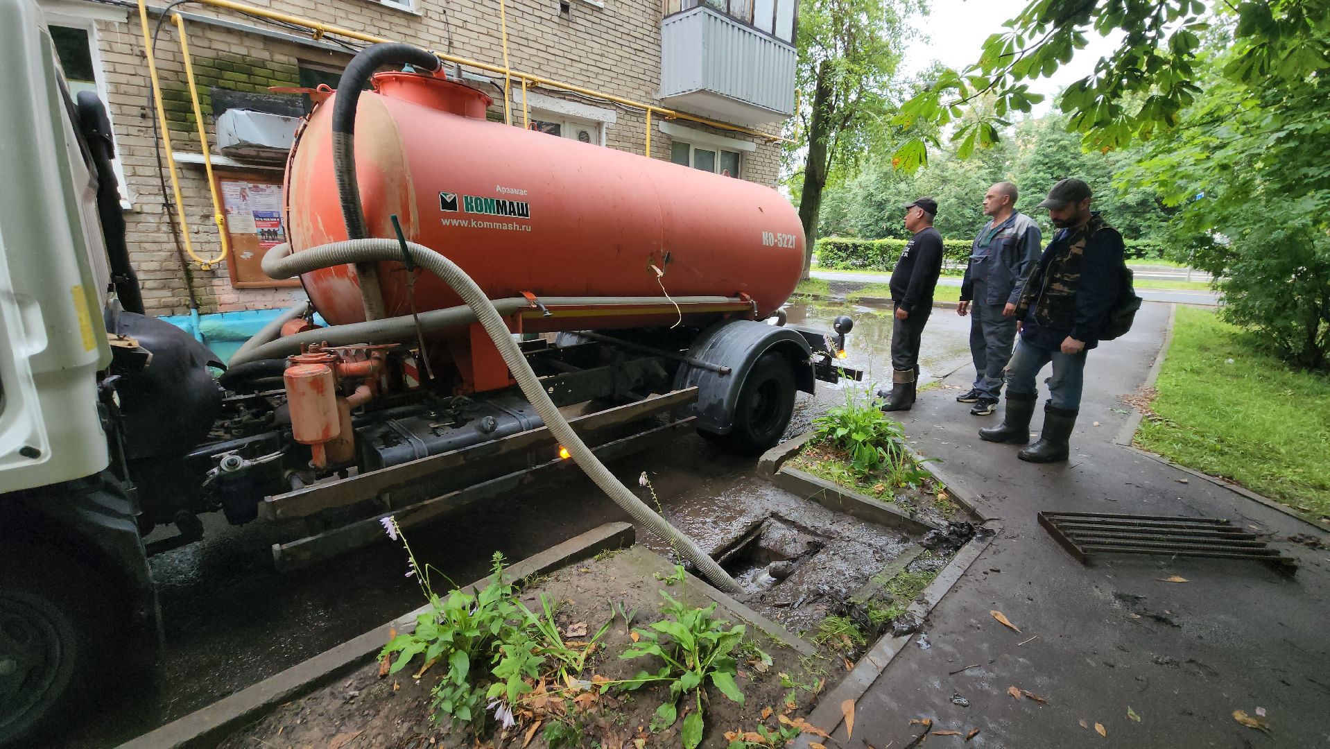 подтопление территории, подтопление домов, Лобня, Откачка воды,