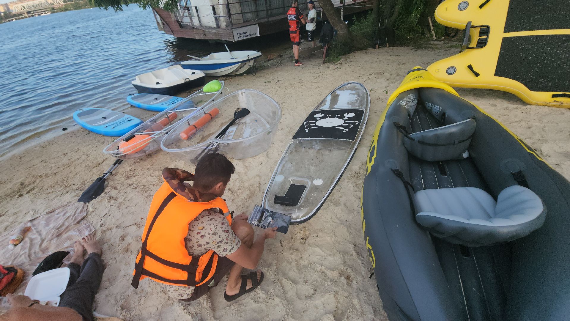 долгопрудный, парк мысово, котовский залив, пляж, лодки, сапы, лодка в форме сердца, романтика,