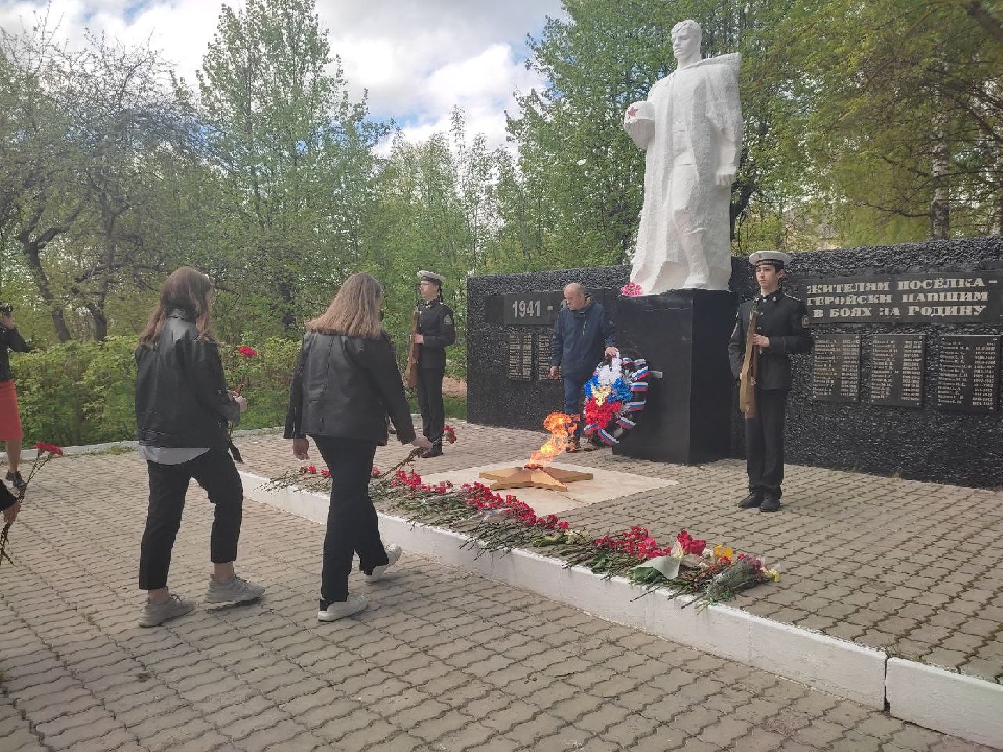 серпухов, день победы, кадетский корпус, школьники, мемориал, улица крюкова, вов,