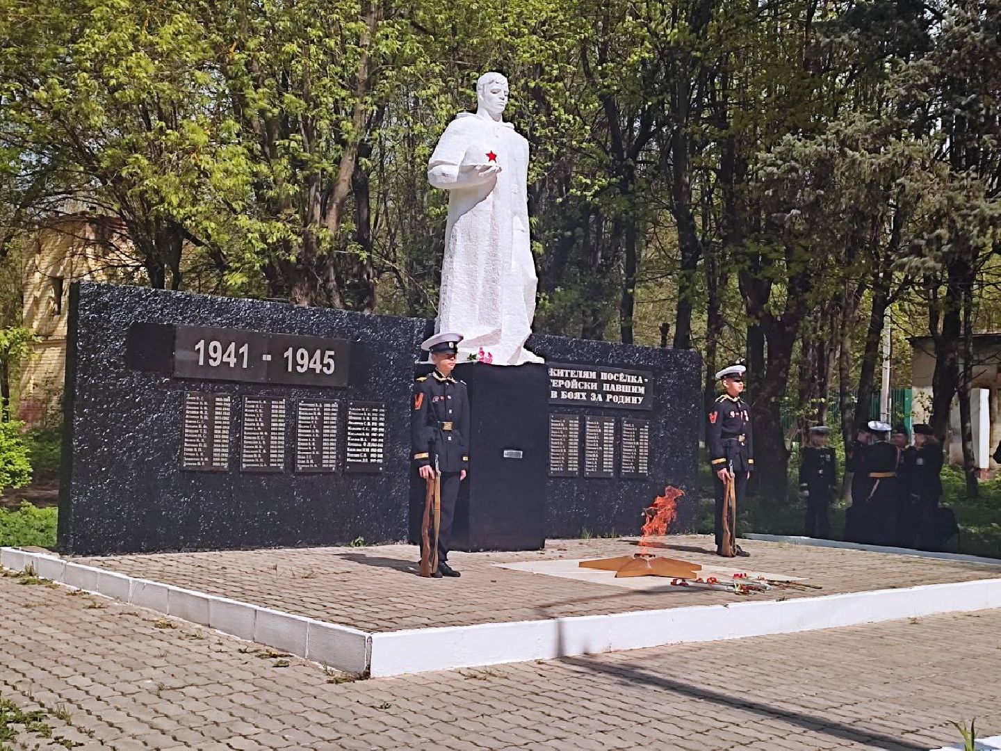 серпухов, день победы, кадетский корпус, школьники, мемориал, улица крюкова, вов,