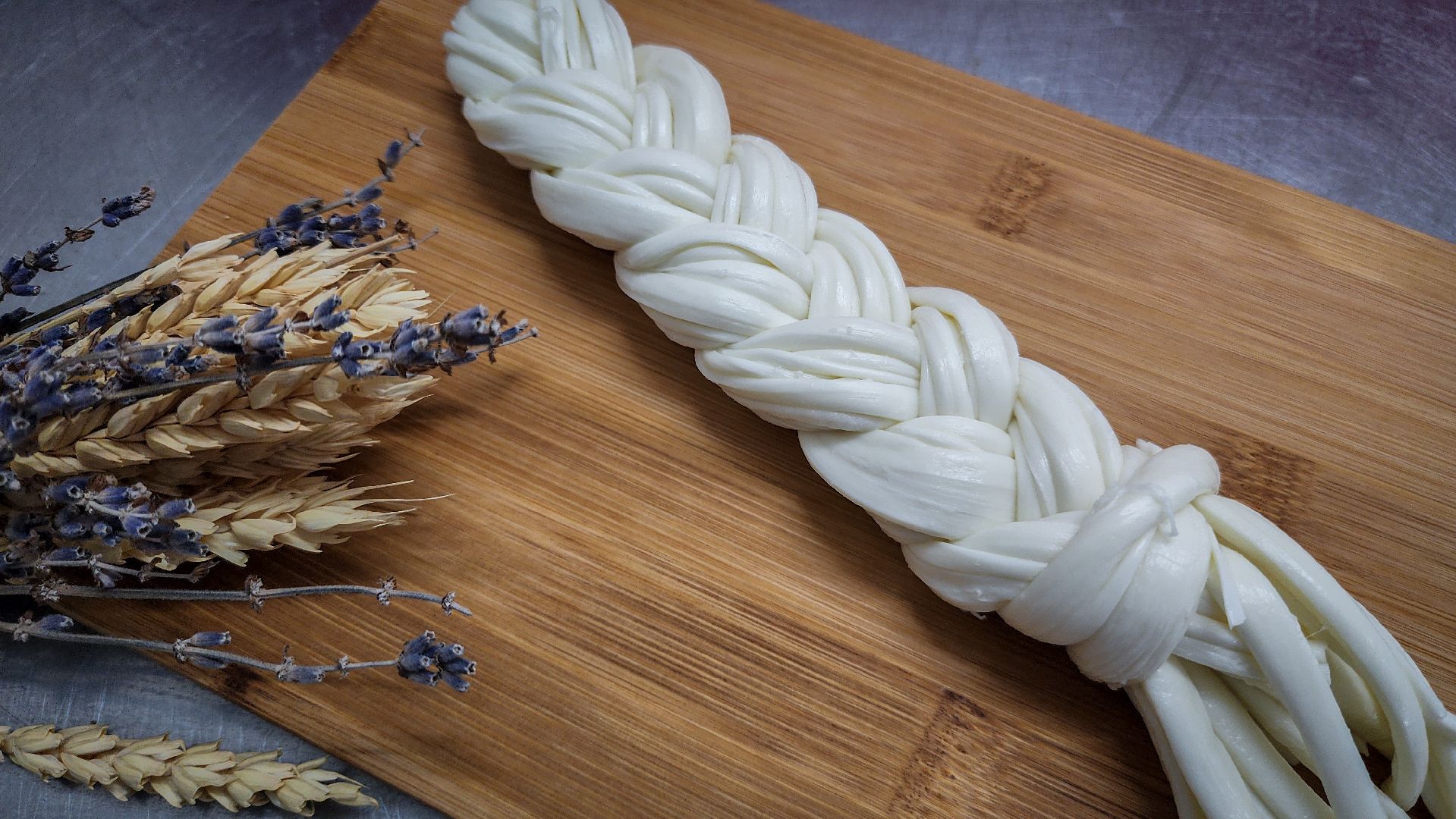 производство сыра, молочная ферма, голштинская порода коров,