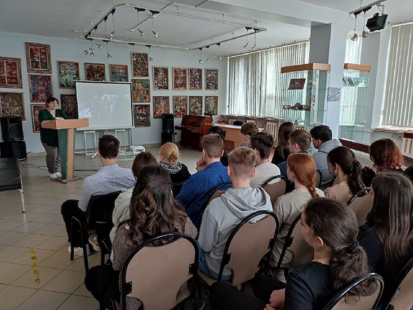 Звенигород, городская библиотека №1, День Победы, Звенигородская городская библиотека, финансово-экономический колледж