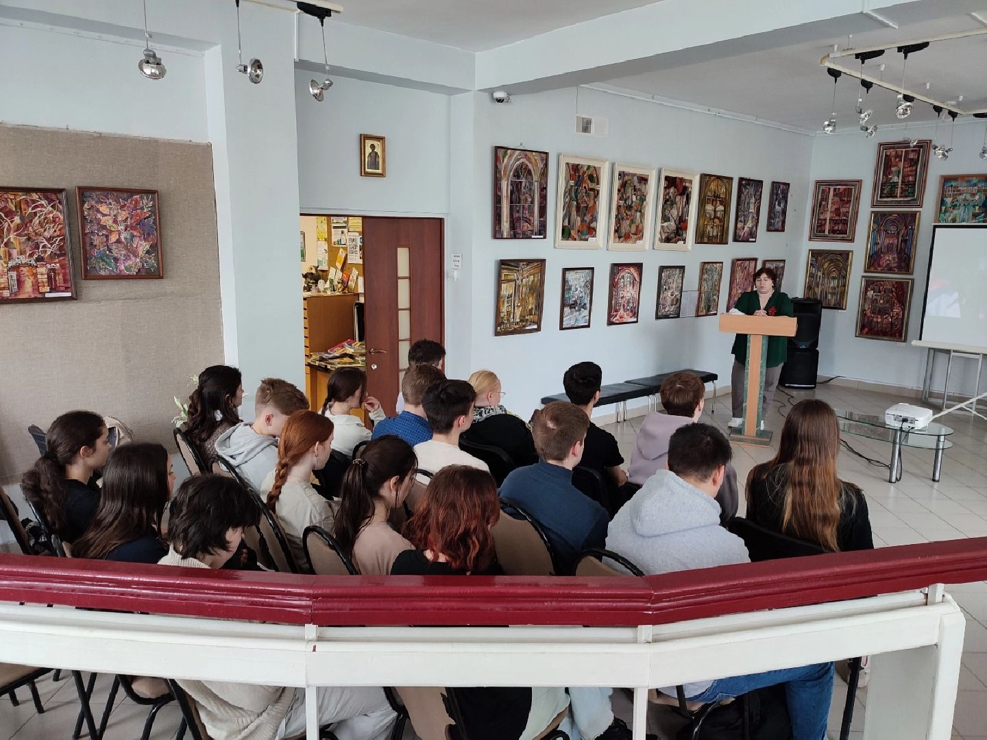 Звенигород, городская библиотека №1, День Победы, Звенигородская городская библиотека, финансово-экономический колледж