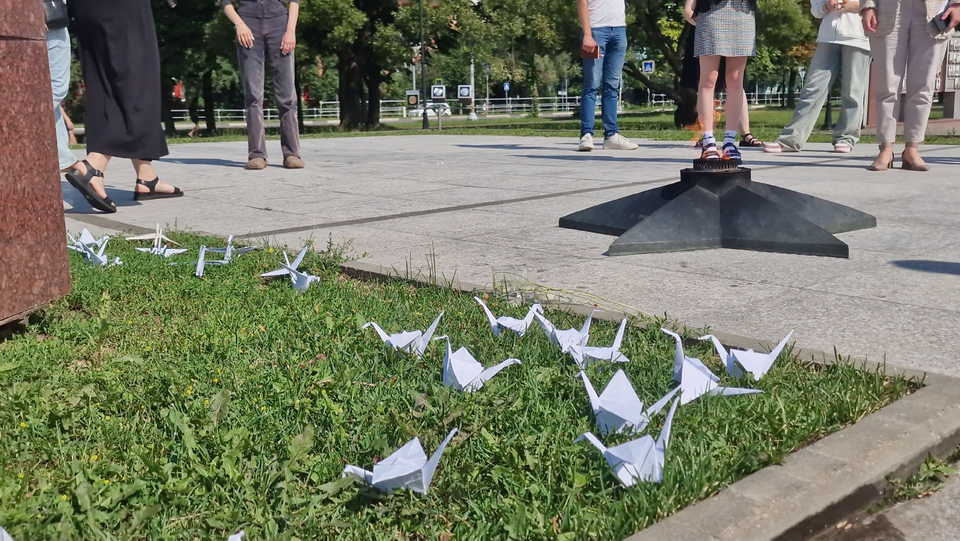 серпухов, площадь славы, бумажные журавли, серпуховские молодогвардейцы,