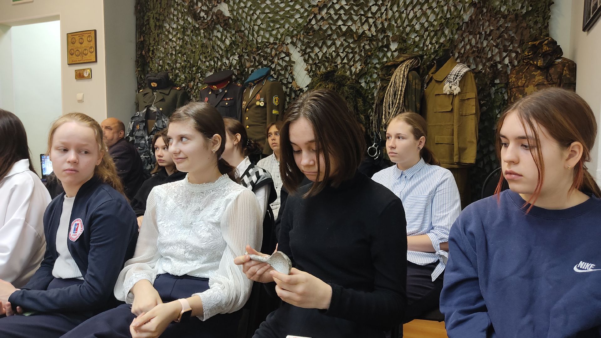 Лобня, образование, поисковики