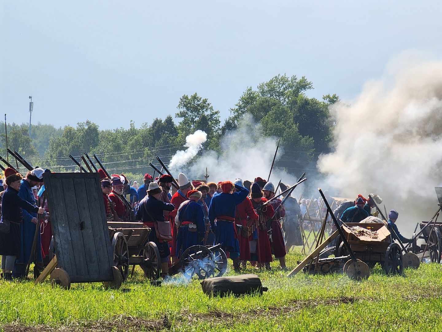 чехов, село молоди, фестиваль гуляй город, молодинская битва, реконструкция сражения, военно-исторические клубы, парад, кулачный бой, конница, пехота, артиллерия,
