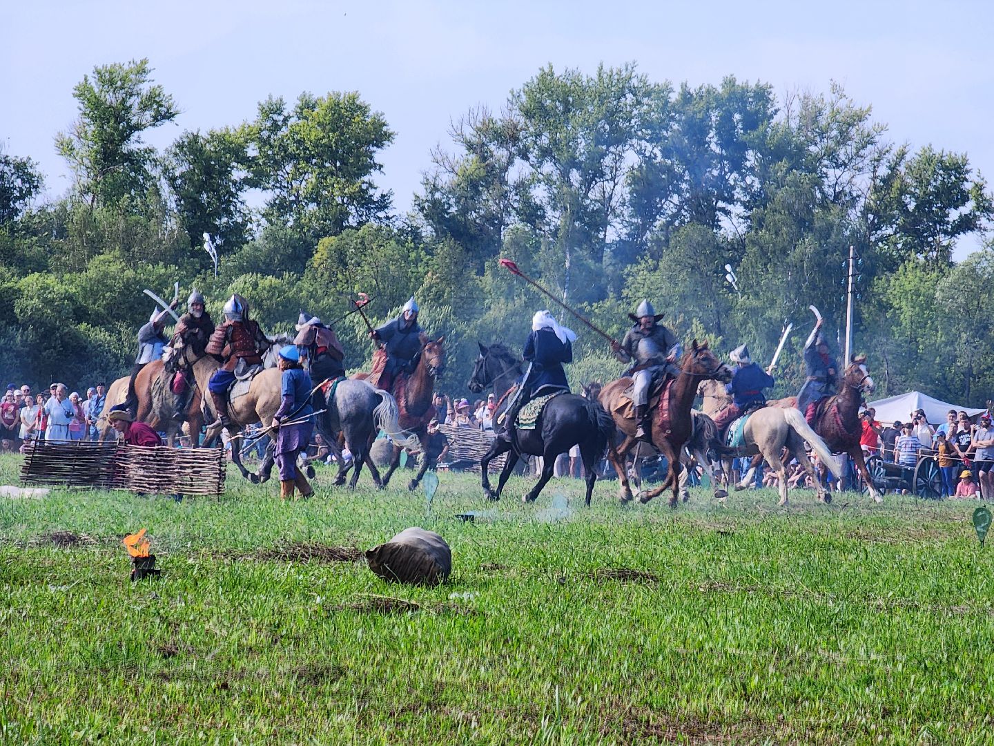 чехов, село молоди, фестиваль гуляй город, молодинская битва, реконструкция сражения, военно-исторические клубы, парад, кулачный бой, конница, пехота, артиллерия,