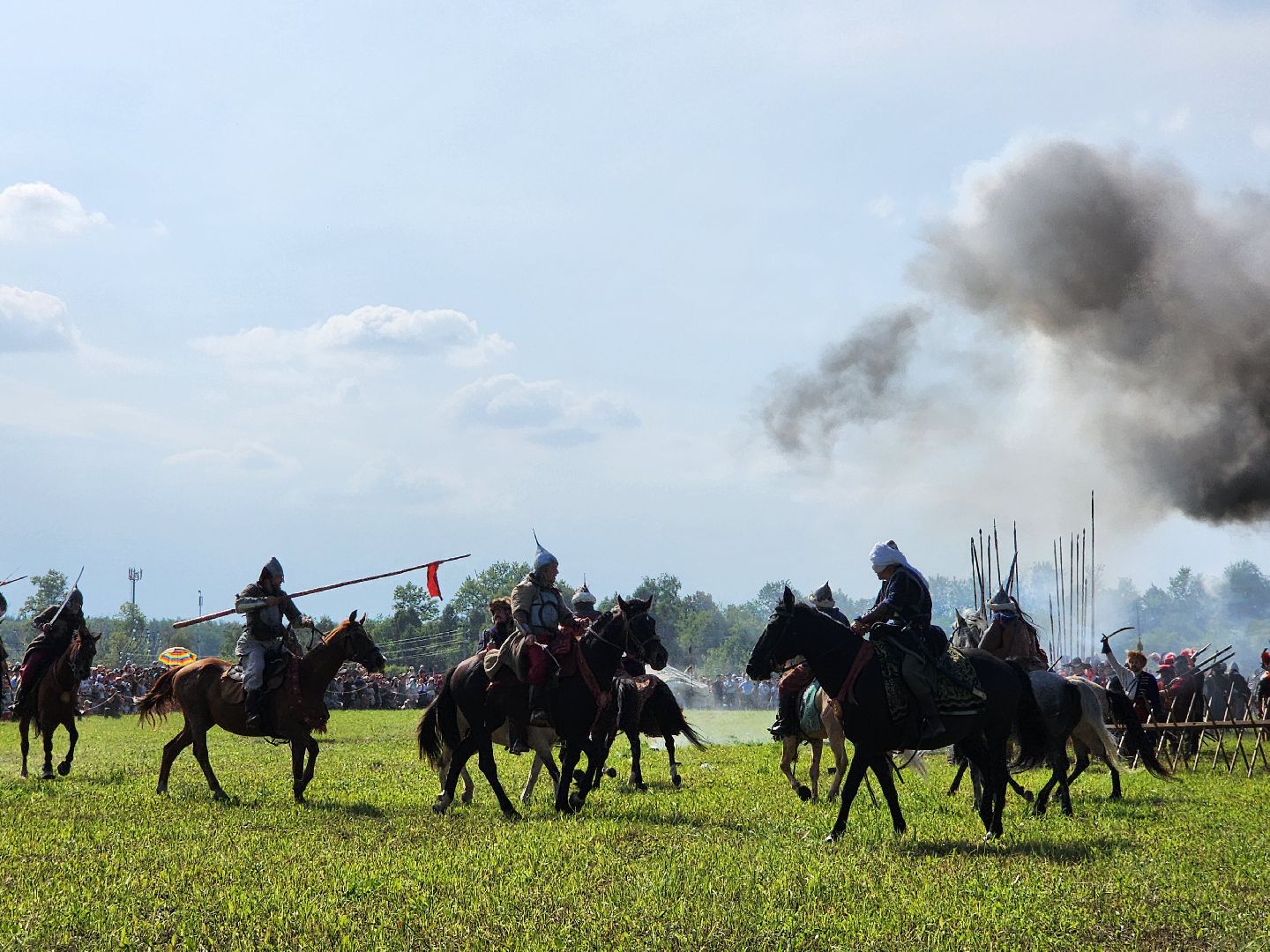 чехов, село молоди, фестиваль гуляй город, молодинская битва, реконструкция сражения, военно-исторические клубы, парад, кулачный бой, конница, пехота, артиллерия,