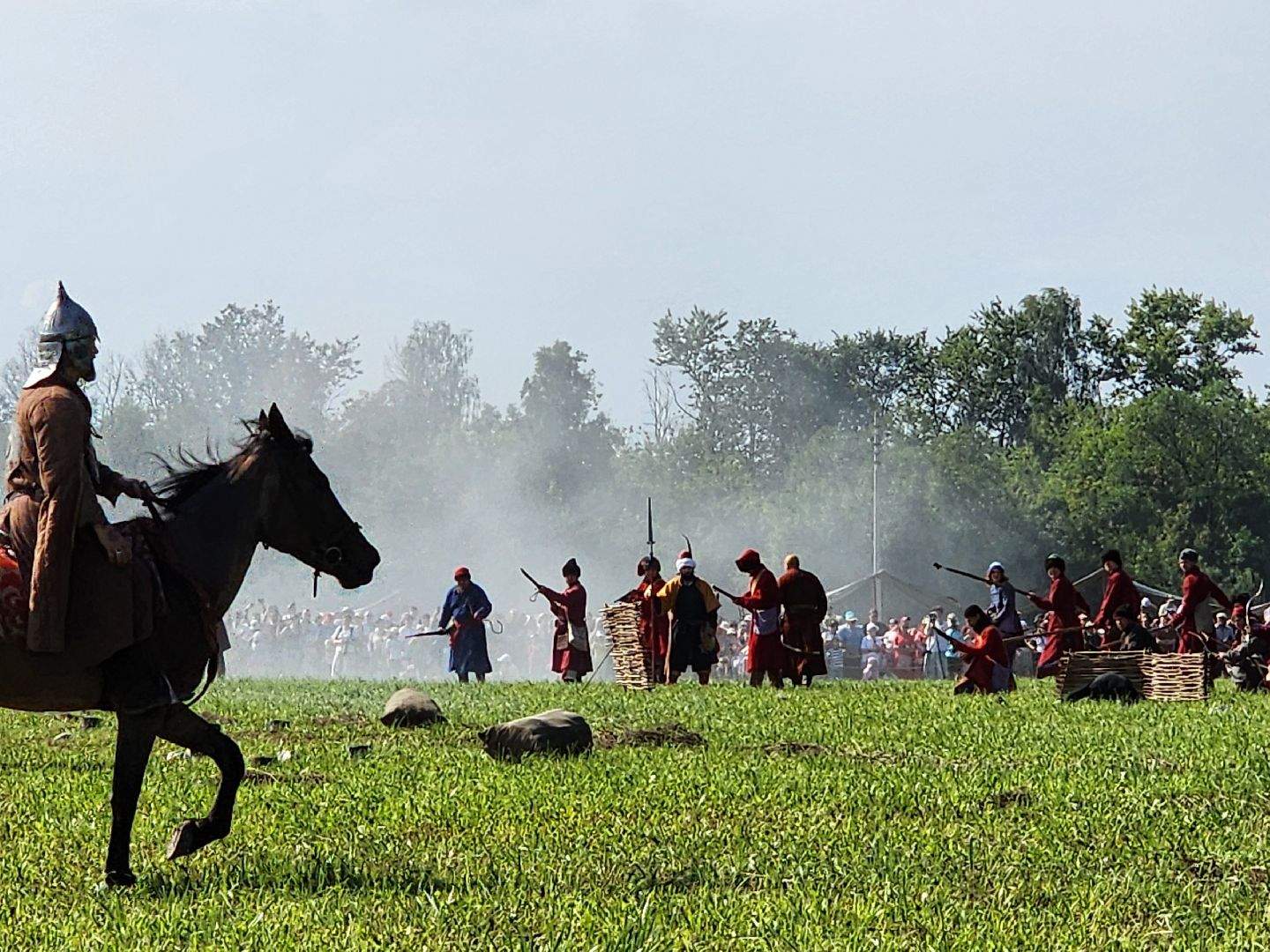 чехов, село молоди, фестиваль гуляй город, молодинская битва, реконструкция сражения, военно-исторические клубы, парад, кулачный бой, конница, пехота, артиллерия,