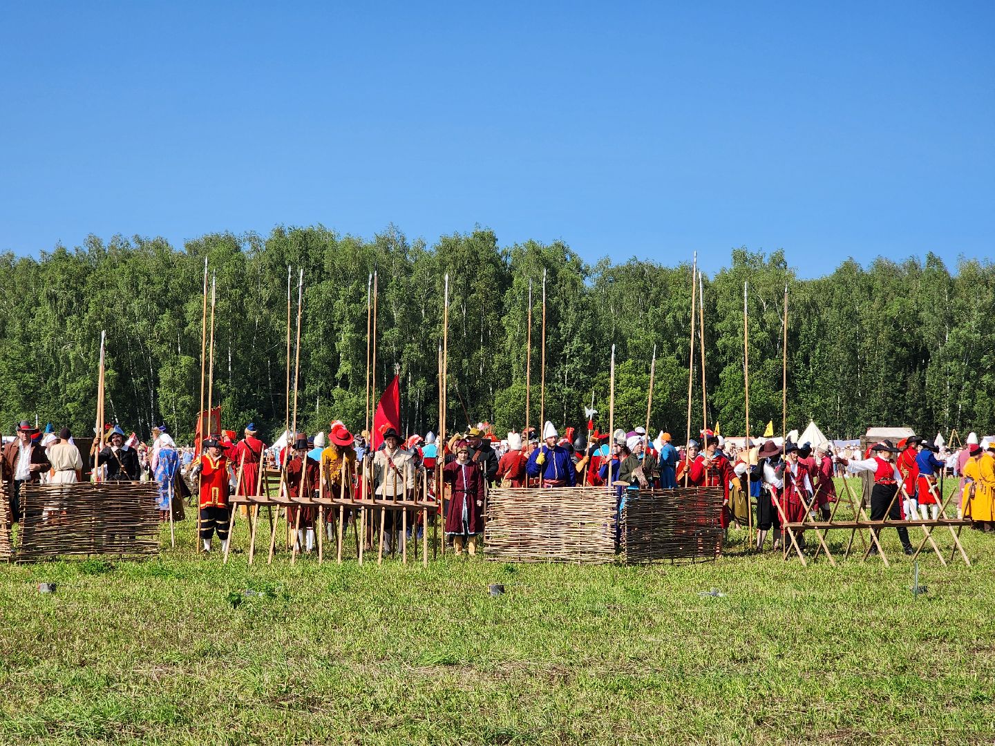 чехов, село молоди, фестиваль гуляй город, молодинская битва, реконструкция сражения, военно-исторические клубы, парад, кулачный бой, конница, пехота, артиллерия,
