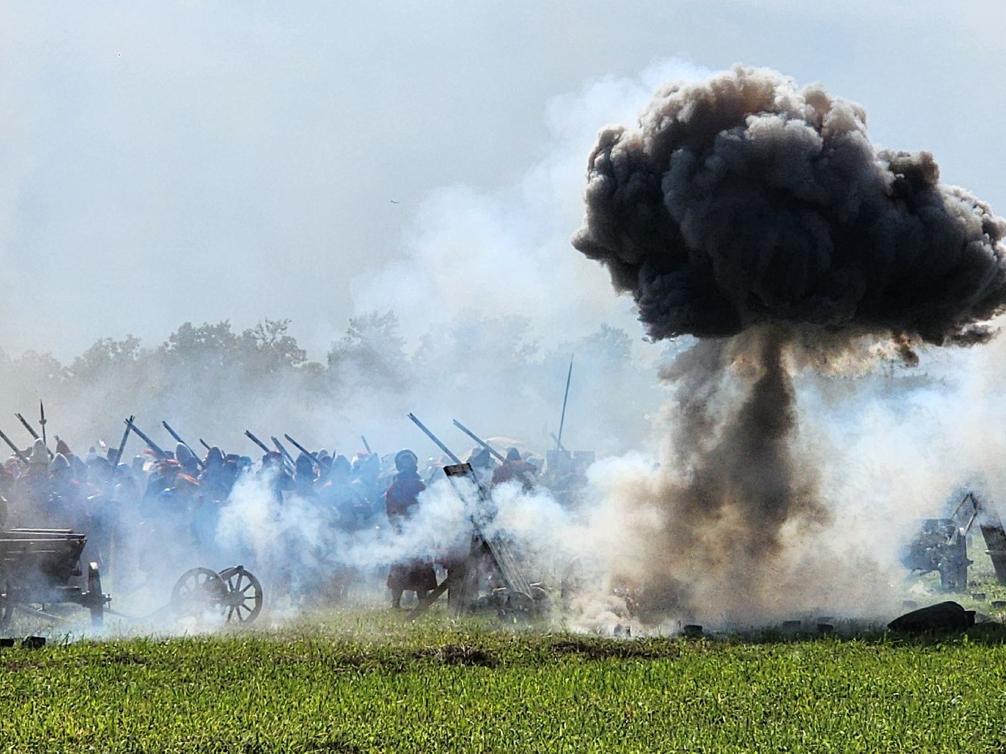 чехов, село молоди, фестиваль гуляй город, молодинская битва, реконструкция сражения, военно-исторические клубы, парад, кулачный бой, конница, пехота, артиллерия,