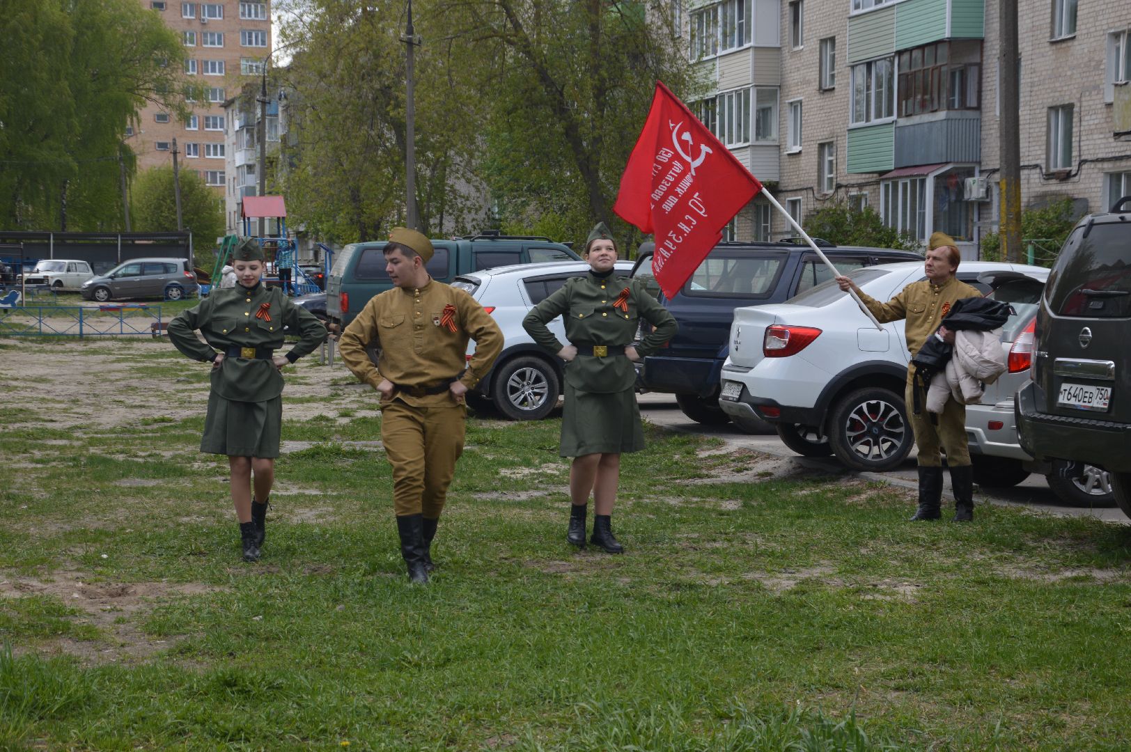 Шатура, чествование ветеранов ВОВ, концерт под окнами.