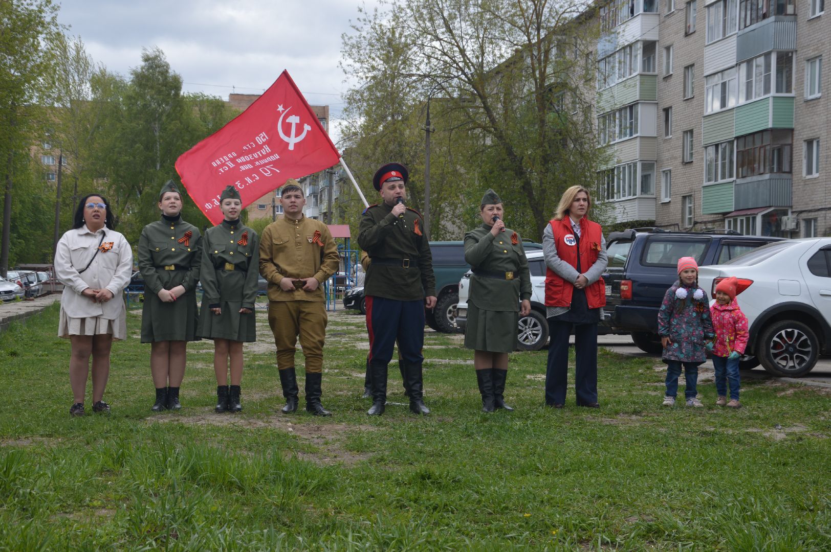 Шатура, чествование ветеранов ВОВ, концерт под окнами.