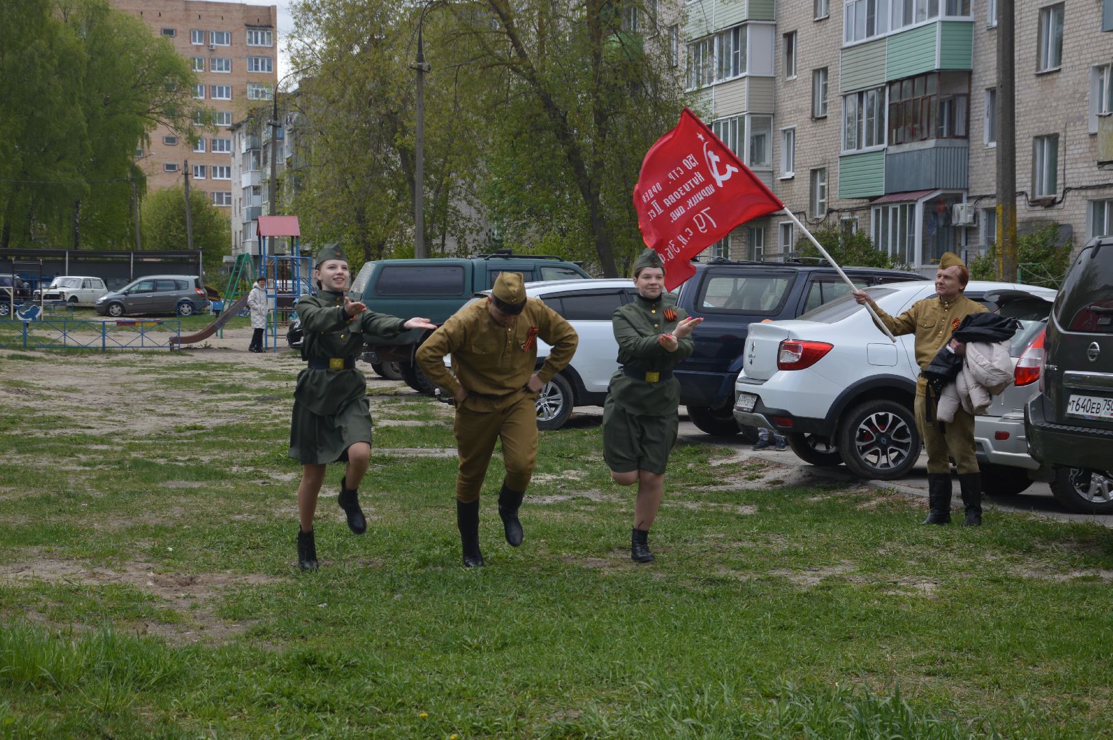 Шатура, чествование ветеранов ВОВ, концерт под окнами.