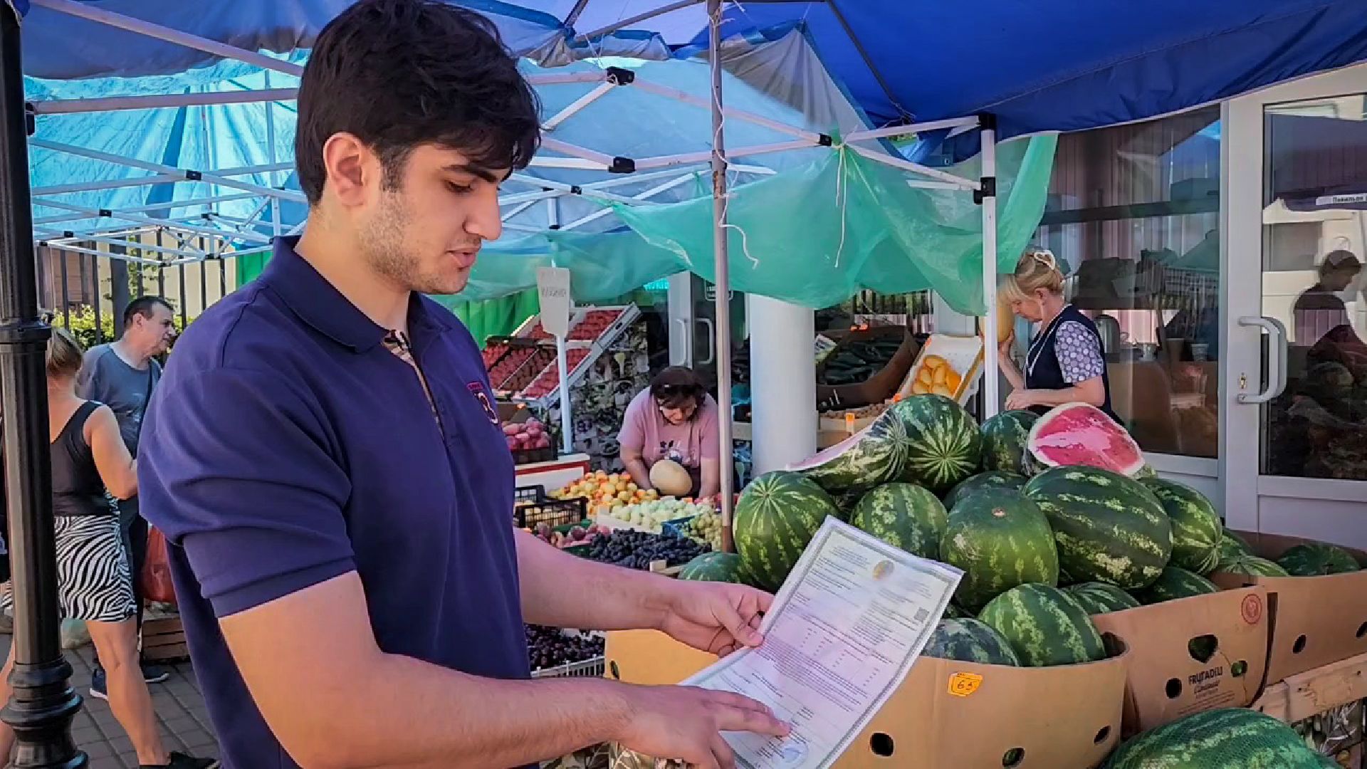 бронницы, Яяпродажа арбузов в бронницах, сезон бахчевых, сезон арбузов,сезон дынь,
