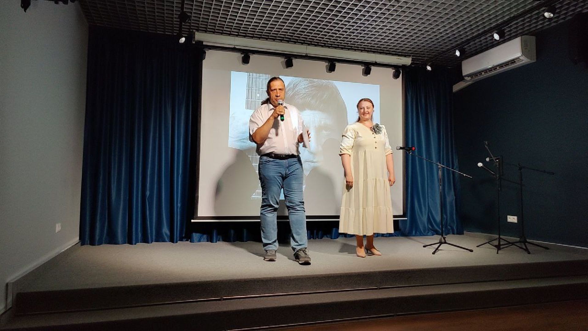 долгопрудный, высоцкий, день памяти высоцкого, библиотека, читатели , гитара,