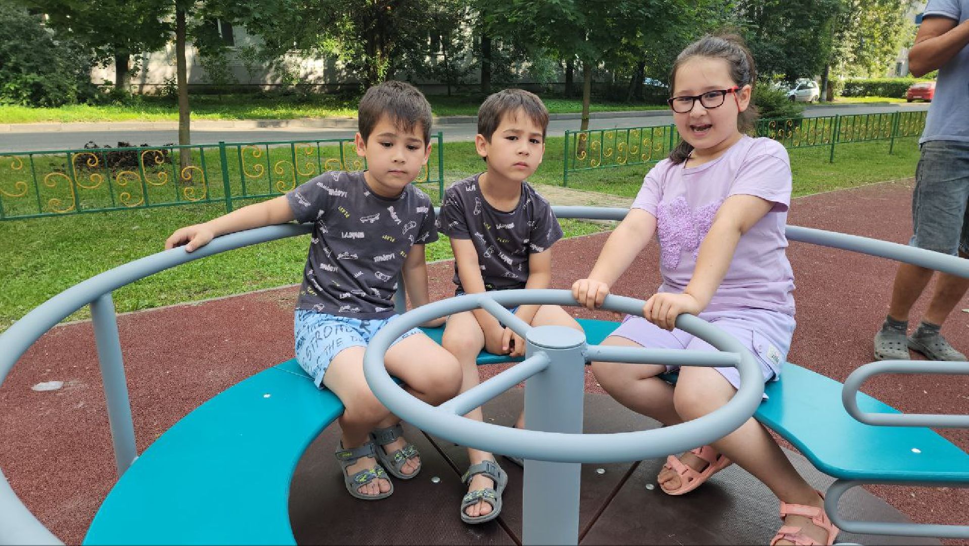 Карусель , Песочница, Лобня, детская площадка,