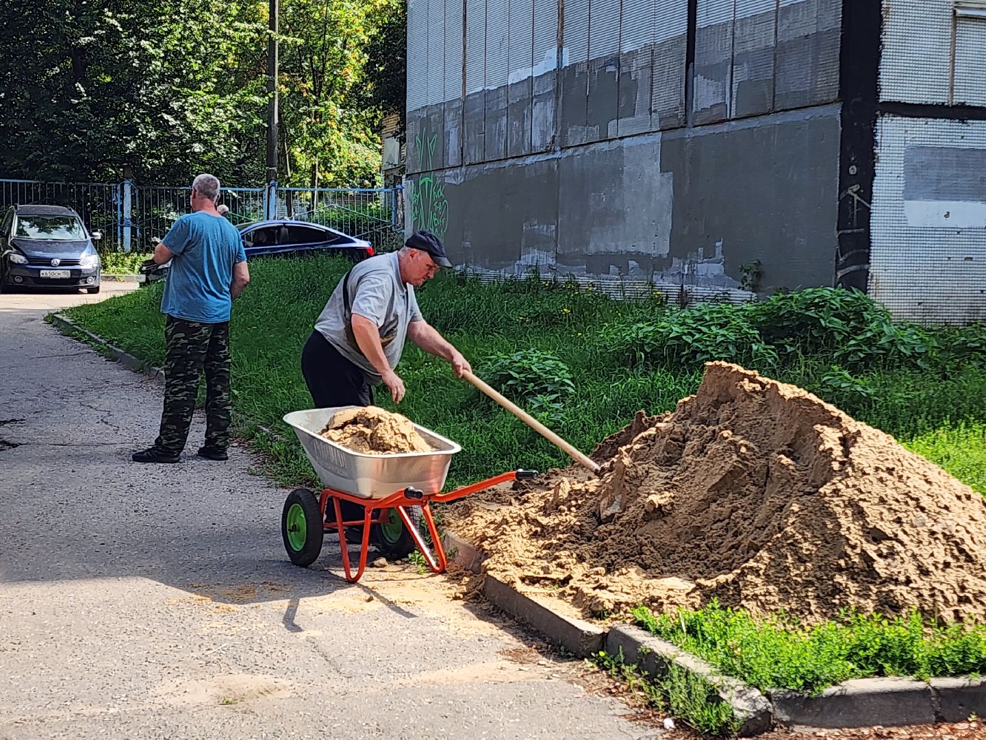 чехов, улица чехова 4, детская площадка, восстановление покрытия, благоустройство, уборка мусора, покос травы, обрезка веток, обращения жителей, портал добродел, мбу чеховское благоустройство,