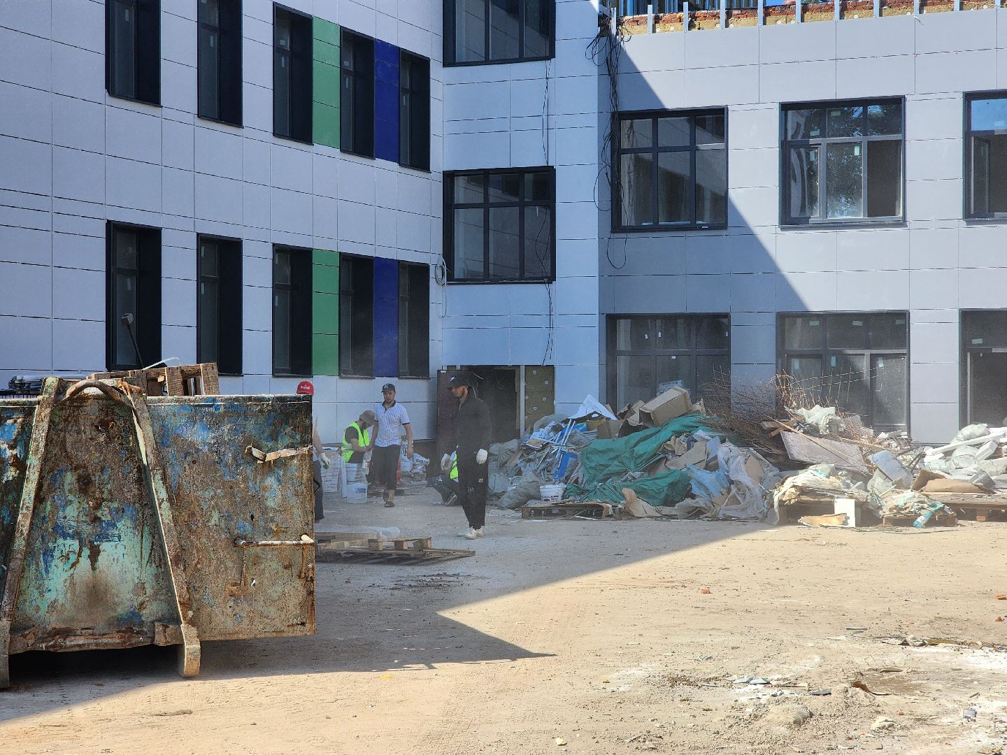 школа 8 пересвет, капитальный  ремонт, средняя школа 8, 1 сентября, замена инженерных сетей, замена кровли, утепление фасада, спортплощадка,