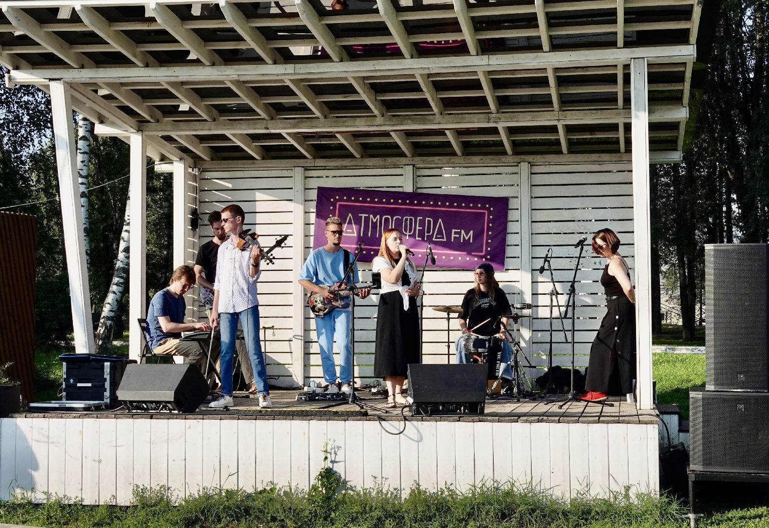 музыка, творчество , сергиево-посадский городской округ, сергиев посад, пешеходная зона , дорога к храму, атмосфера фм , культура , молодежь ,