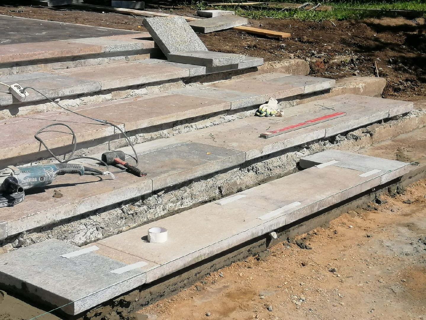 городской округ восход, благоустройство, стадион, ремонт входной группы, гранитная плитка,