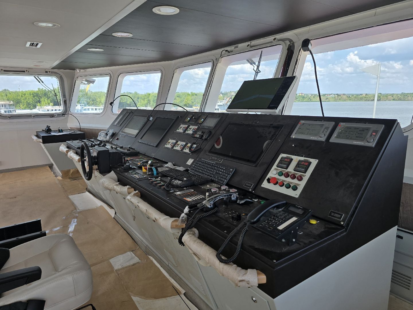 Коломна, порт коломна,теплоход, плавучий госпиталь,