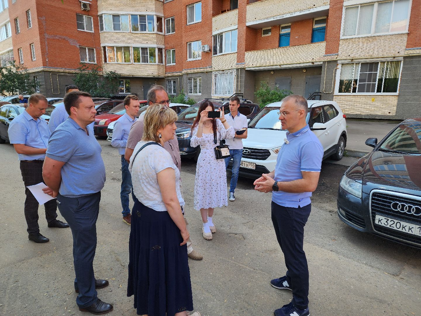 Чехов, депутат госдумы рф, александр коган, встреча с жителями, обращения жителей, переход домов в другую ук, проблемы жкх, подвалы, кровля, уборка подъездов и дворов, мбу чеховское благоустройство, госжилинспекция,