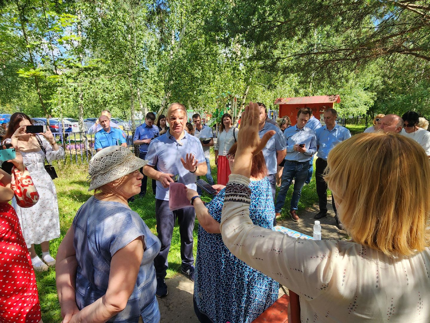 Чехов, депутат госдумы рф, александр коган, встреча с жителями, обращения жителей, переход домов в другую ук, проблемы жкх, подвалы, кровля, уборка подъездов и дворов, мбу чеховское благоустройство, госжилинспекция,