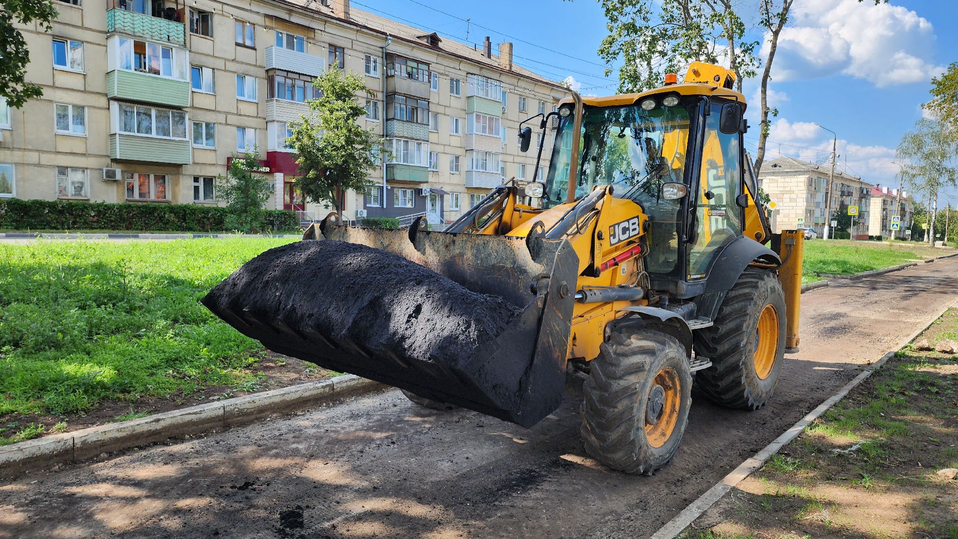 кашира, благоустройство, тротуар, асфальтирование, пешеходная зона, сквер, ремонт теплотрассы,