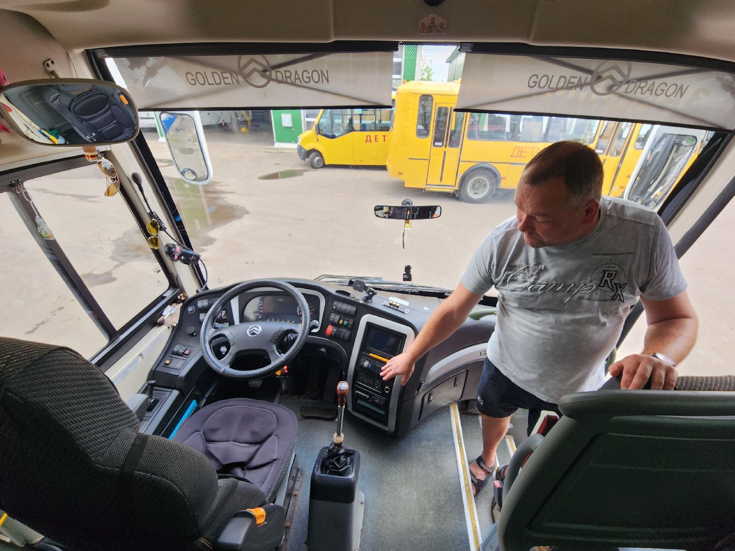 чехов, школьные автобусы, ремонт, техобслуживание, хранение, подготовка к новому учебному году, перевозка школьников, маршруты, администрация чехова, управление образования, компания автотранссервис-16,