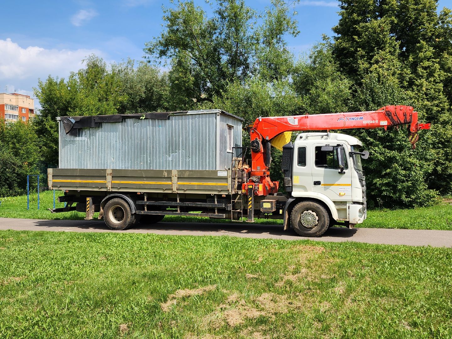 чехов,  улица чехова 8а, гимназия 2, пристройка на 550 мест, строительство, реконструкция, демонтажные работы, удаление старых конструкций, ликвидация второй смены, госпрограмма московской области,  губернатор подмосковья, согласование проекта, школьное поле, застройка, новый корпус,