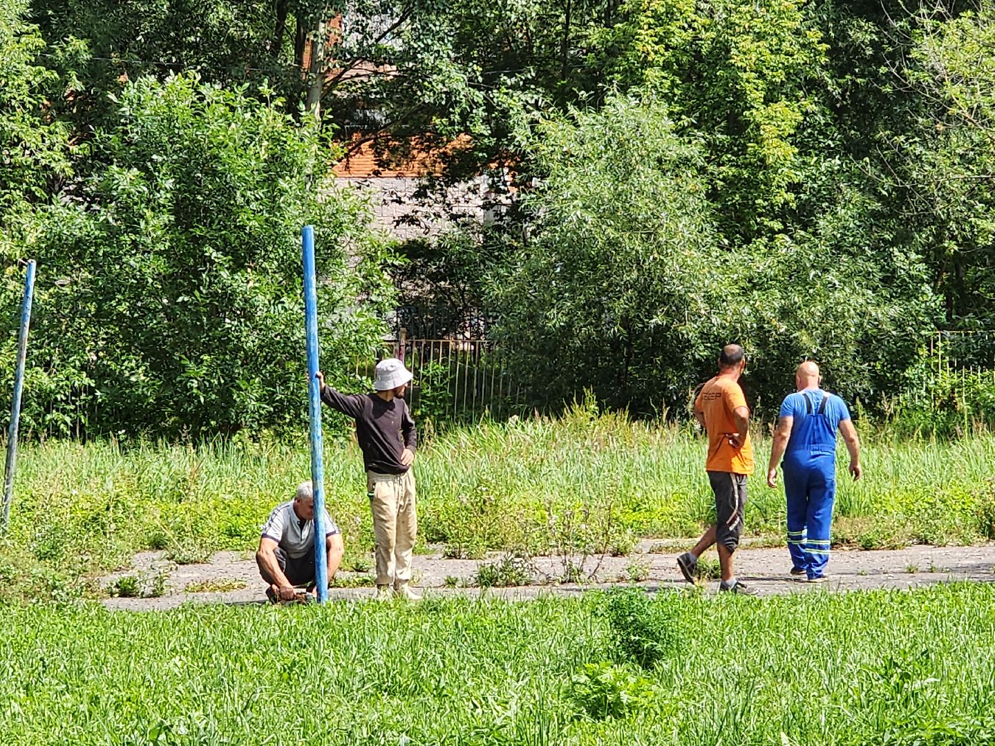 чехов,  улица чехова 8а, гимназия 2, пристройка на 550 мест, строительство, реконструкция, демонтажные работы, удаление старых конструкций, ликвидация второй смены, госпрограмма московской области,  губернатор подмосковья, согласование проекта, школьное поле, застройка, новый корпус,