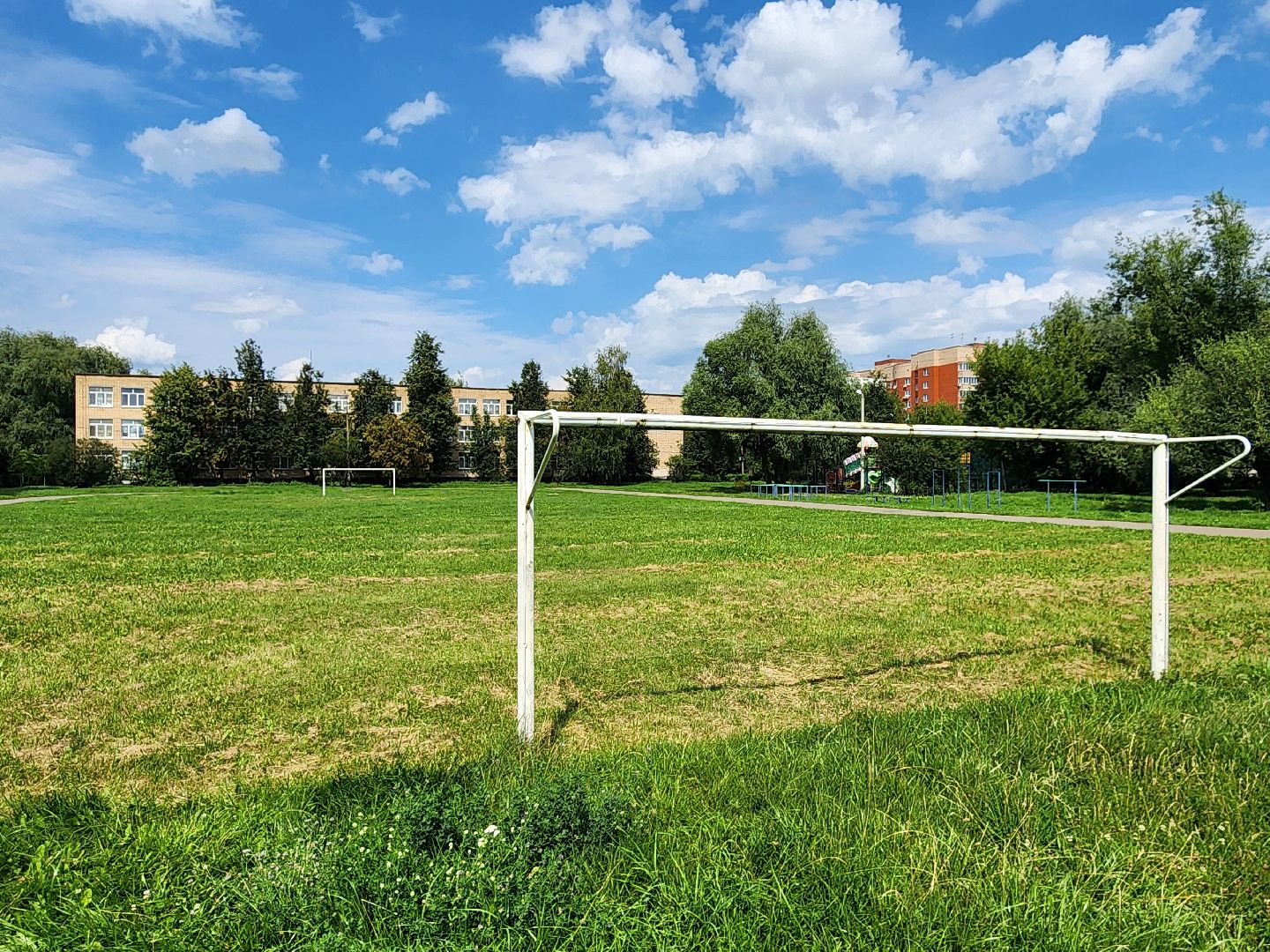 чехов,  улица чехова 8а, гимназия 2, пристройка на 550 мест, строительство, реконструкция, демонтажные работы, удаление старых конструкций, ликвидация второй смены, госпрограмма московской области,  губернатор подмосковья, согласование проекта, школьное поле, застройка, новый корпус,