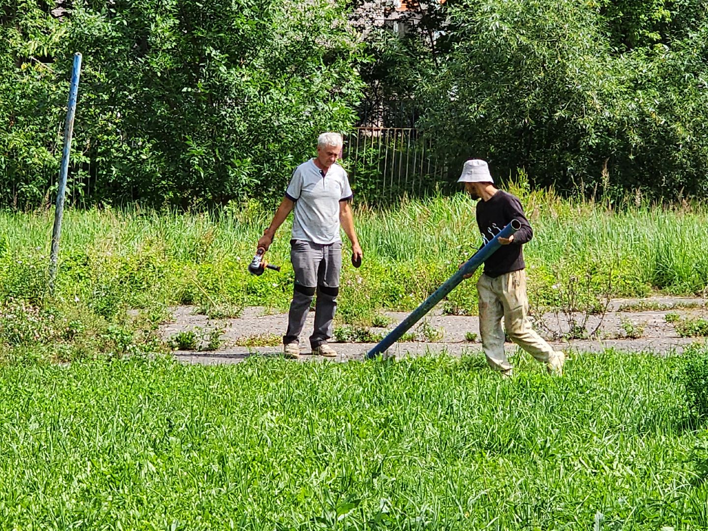 чехов,  улица чехова 8а, гимназия 2, пристройка на 550 мест, строительство, реконструкция, демонтажные работы, удаление старых конструкций, ликвидация второй смены, госпрограмма московской области,  губернатор подмосковья, согласование проекта, школьное поле, застройка, новый корпус,