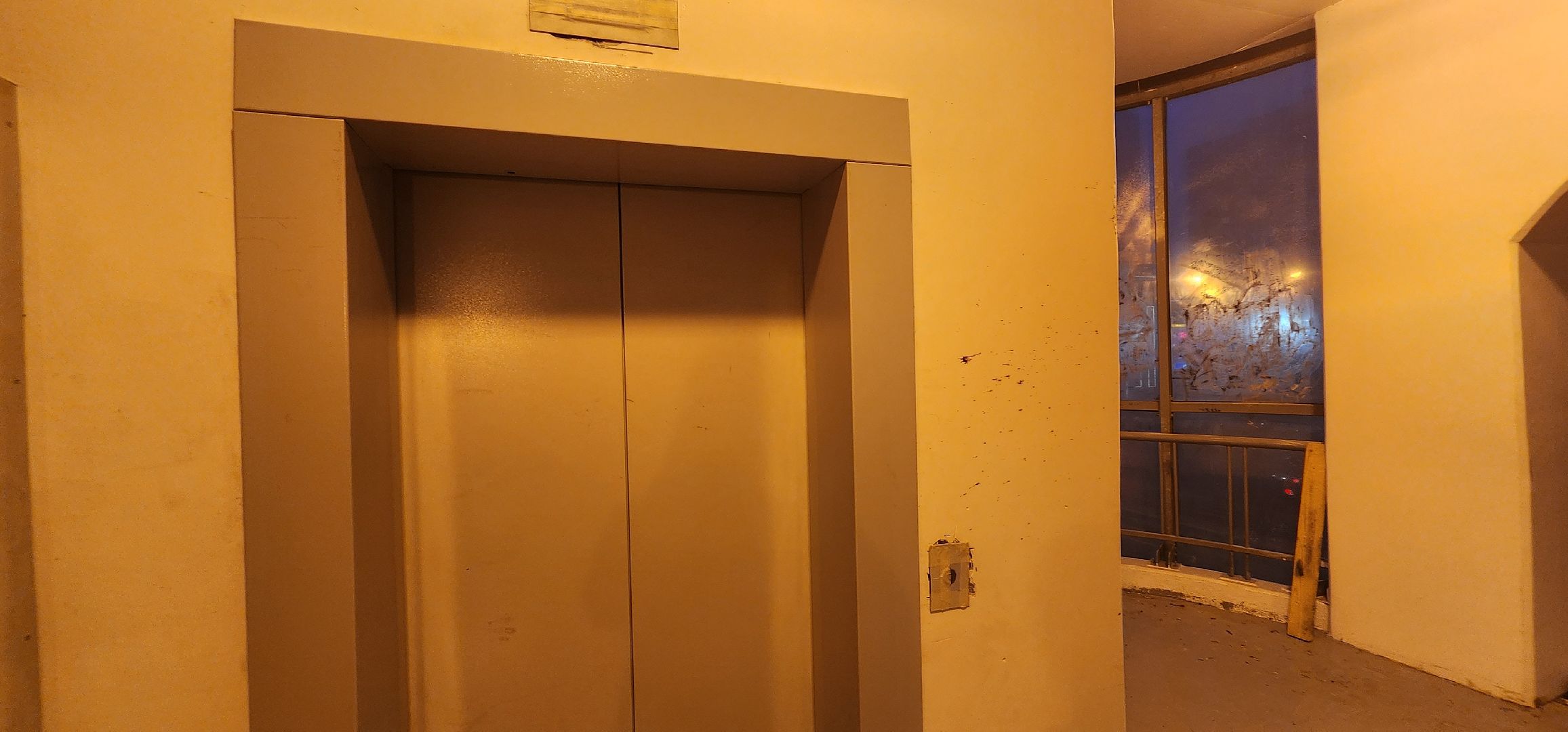 долгопрудный, надземные переходы, лифты, надписи вандалов, покраска стен, 368 автобус,остановка молодежная улица,