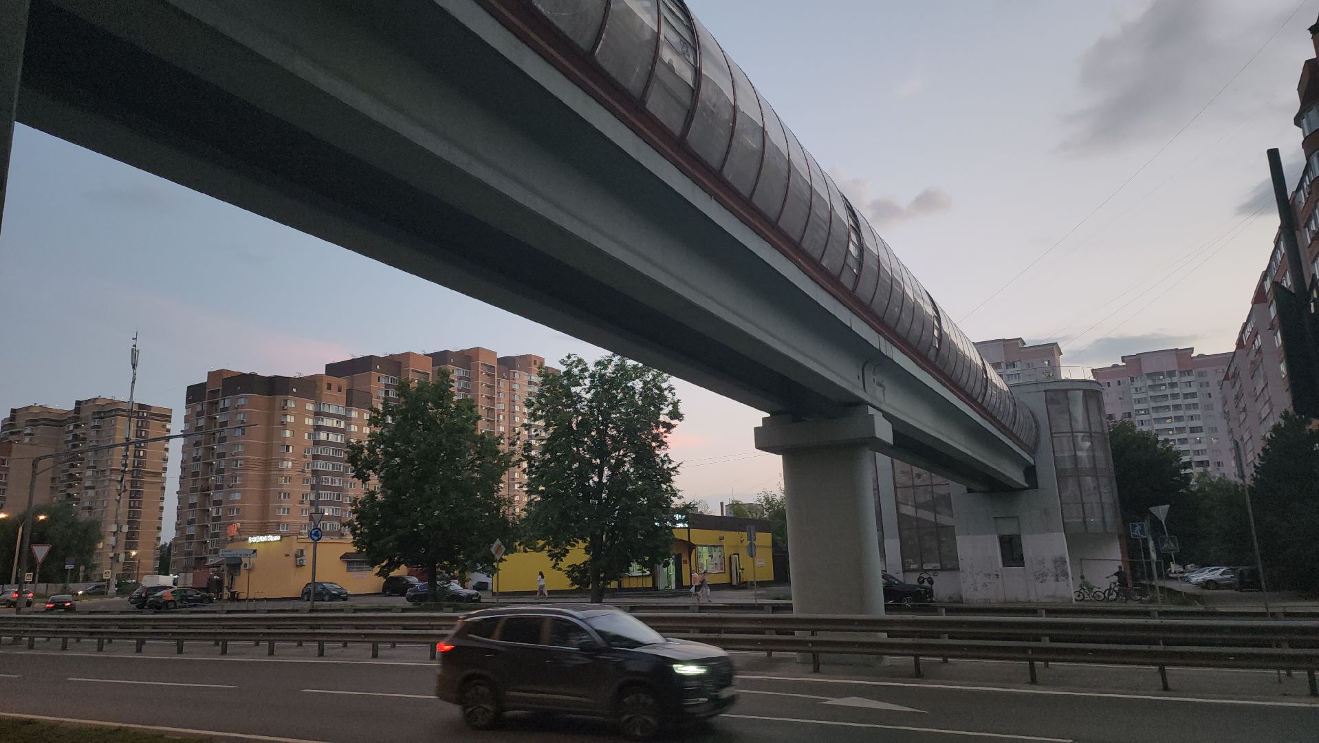 долгопрудный, надземные переходы, лифты, надписи вандалов, покраска стен, 368 автобус,остановка молодежная улица,