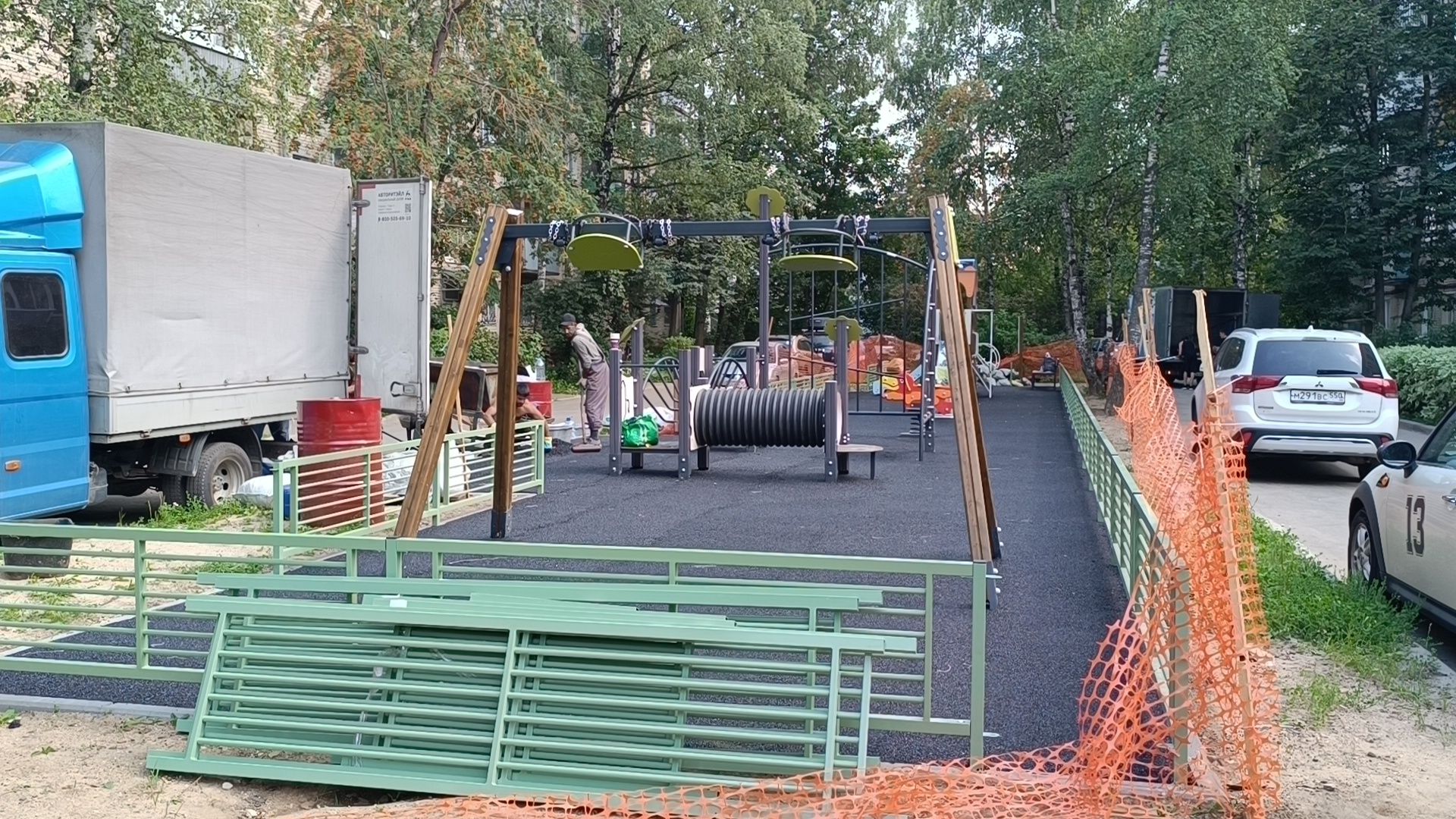 детская  площадка, лобня, двор,