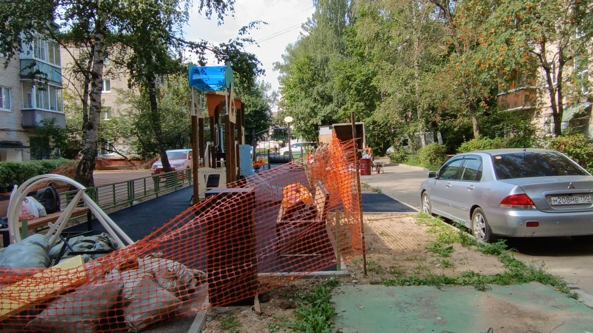 детская  площадка, лобня, двор,