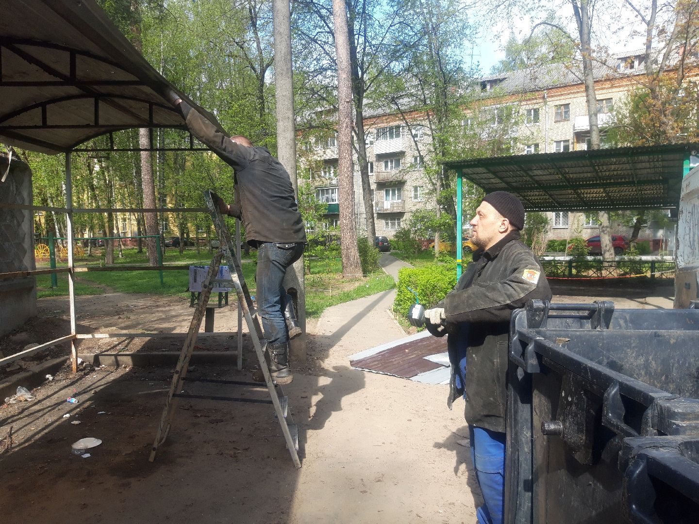 двор, доброе дело,