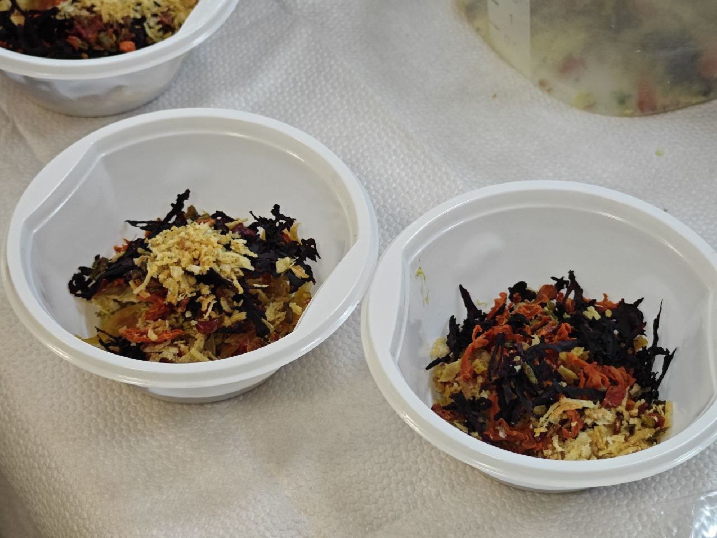 сво, бойцы, гуманитарная помощь, волонтеры, медикаменты, свечи, сети,