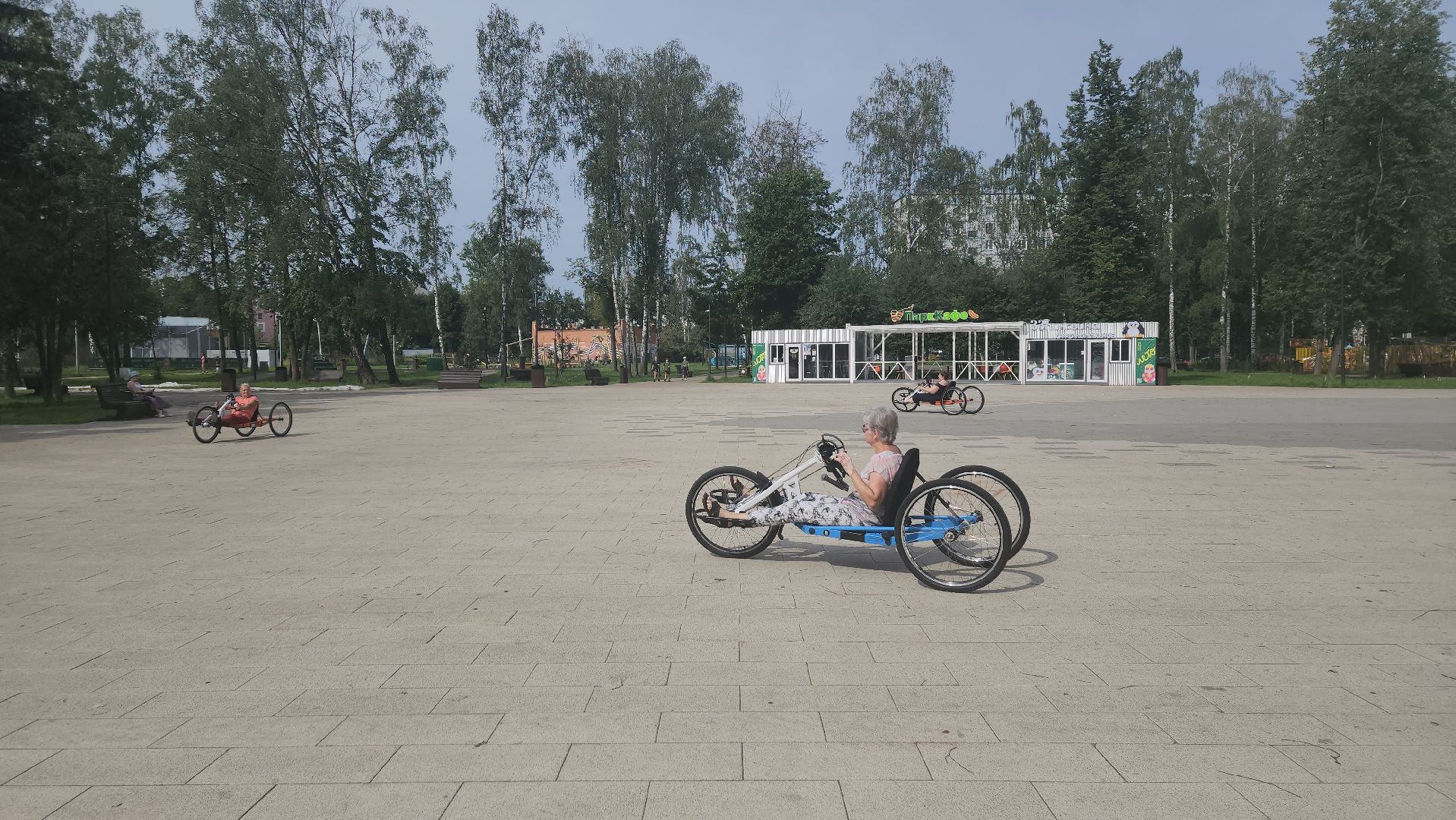 вертикалки, пушкино, активное долголетие, велосипеды, пожилые люди, здоровье, катание в парке,благотворительный фонд,