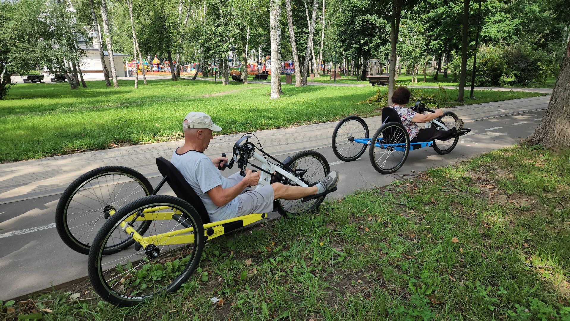вертикалки, пушкино, активное долголетие, велосипеды, пожилые люди, здоровье, катание в парке,благотворительный фонд,