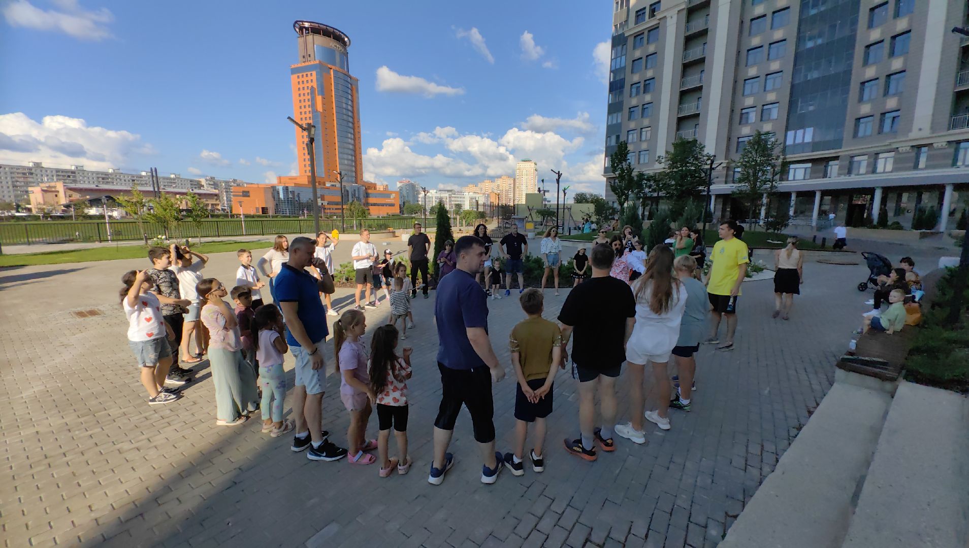 жилой комплекс, дом, семья, квест, девиз,