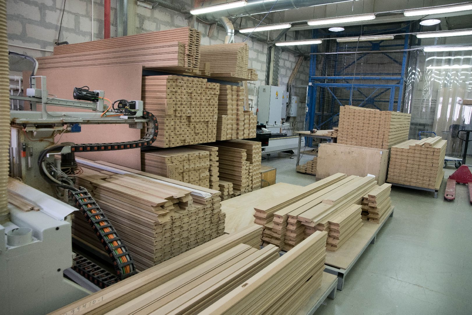 Реутов, экономика, производство дверей, СВО, помощь ветеранам СВО,