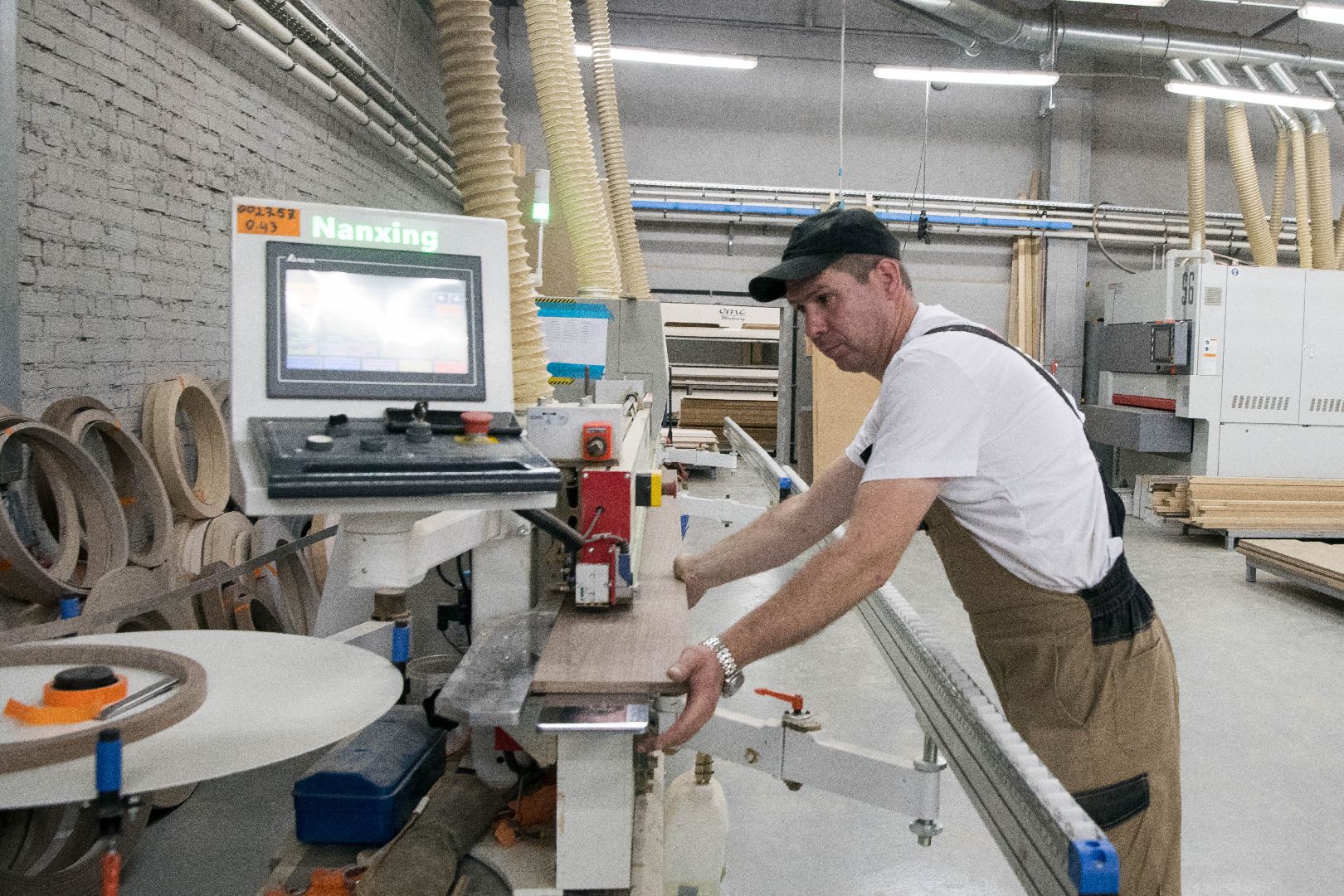 Реутов, экономика, производство дверей, СВО, помощь ветеранам СВО,