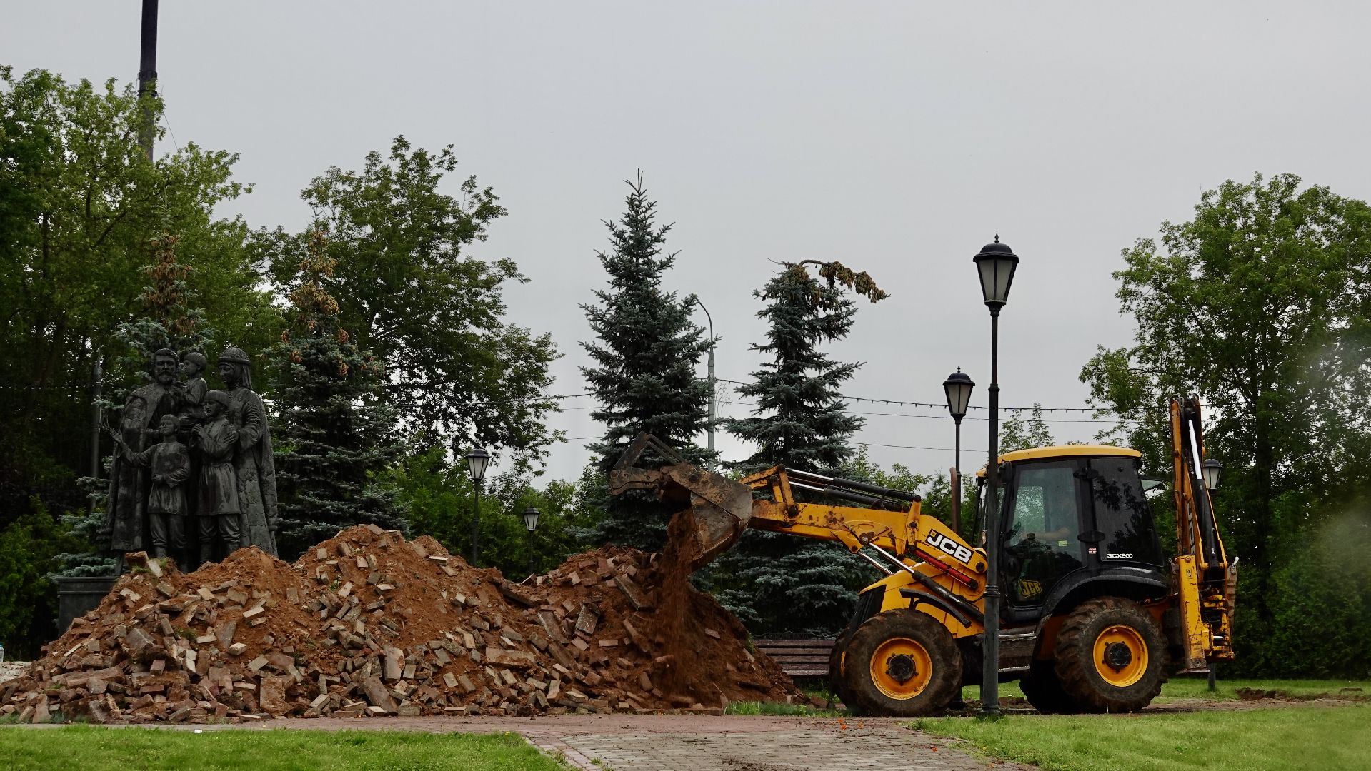 ремонт , памятник , сергиев посад , сергиево-посадский городской округ, памятник родителям сергия радонежского ,