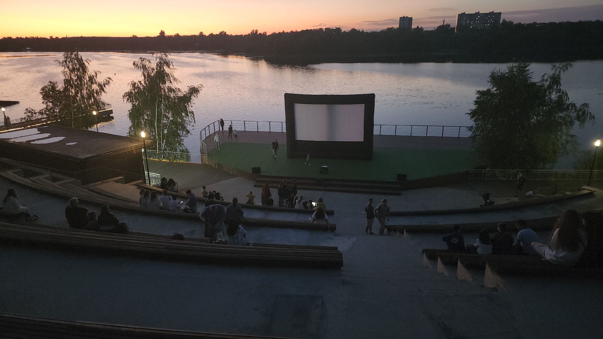 долгопрудный, x-легион, парк мысово, фронтовая собака, амфитеатр, кинопоказы под открытым небом, авторское кино,