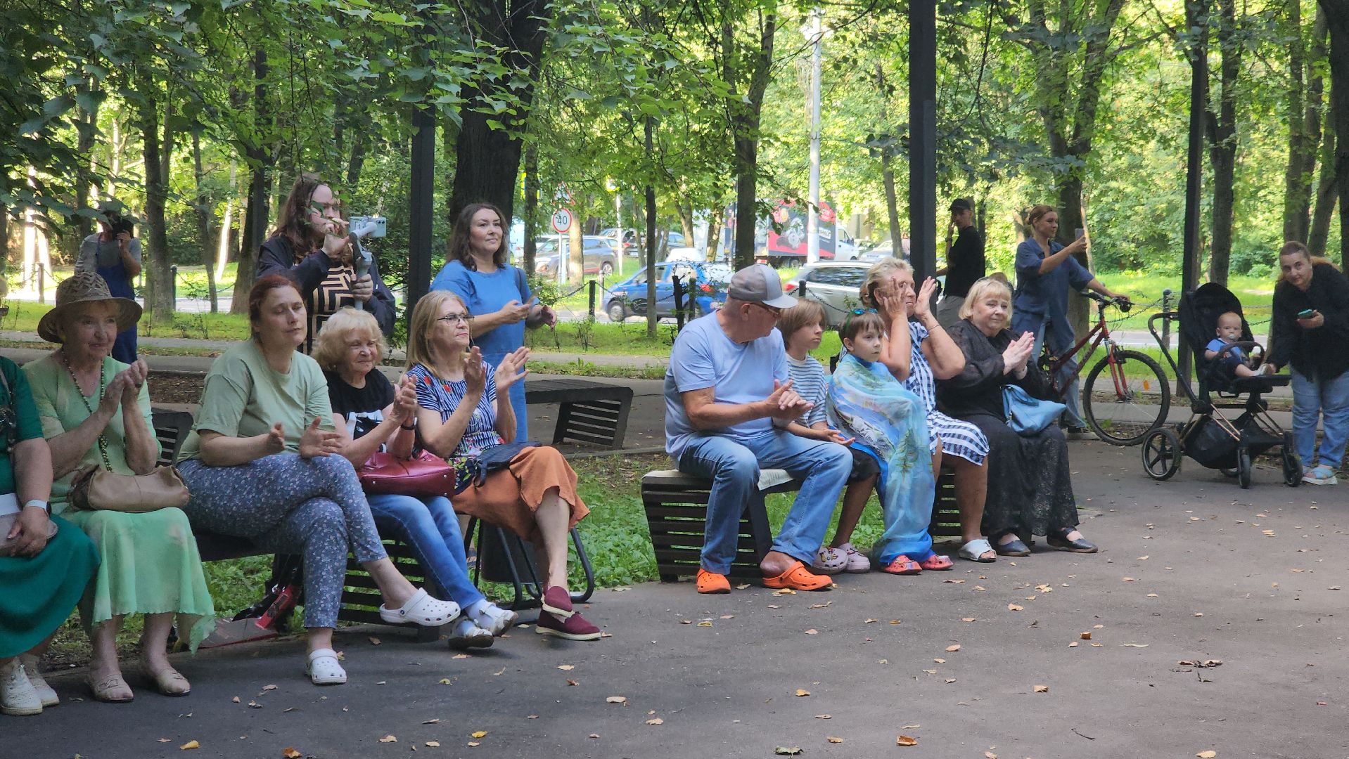 долгопрудный, международный день кошек, центральная библиотека, концерт, сквер, поющая строка, бездомные животные,