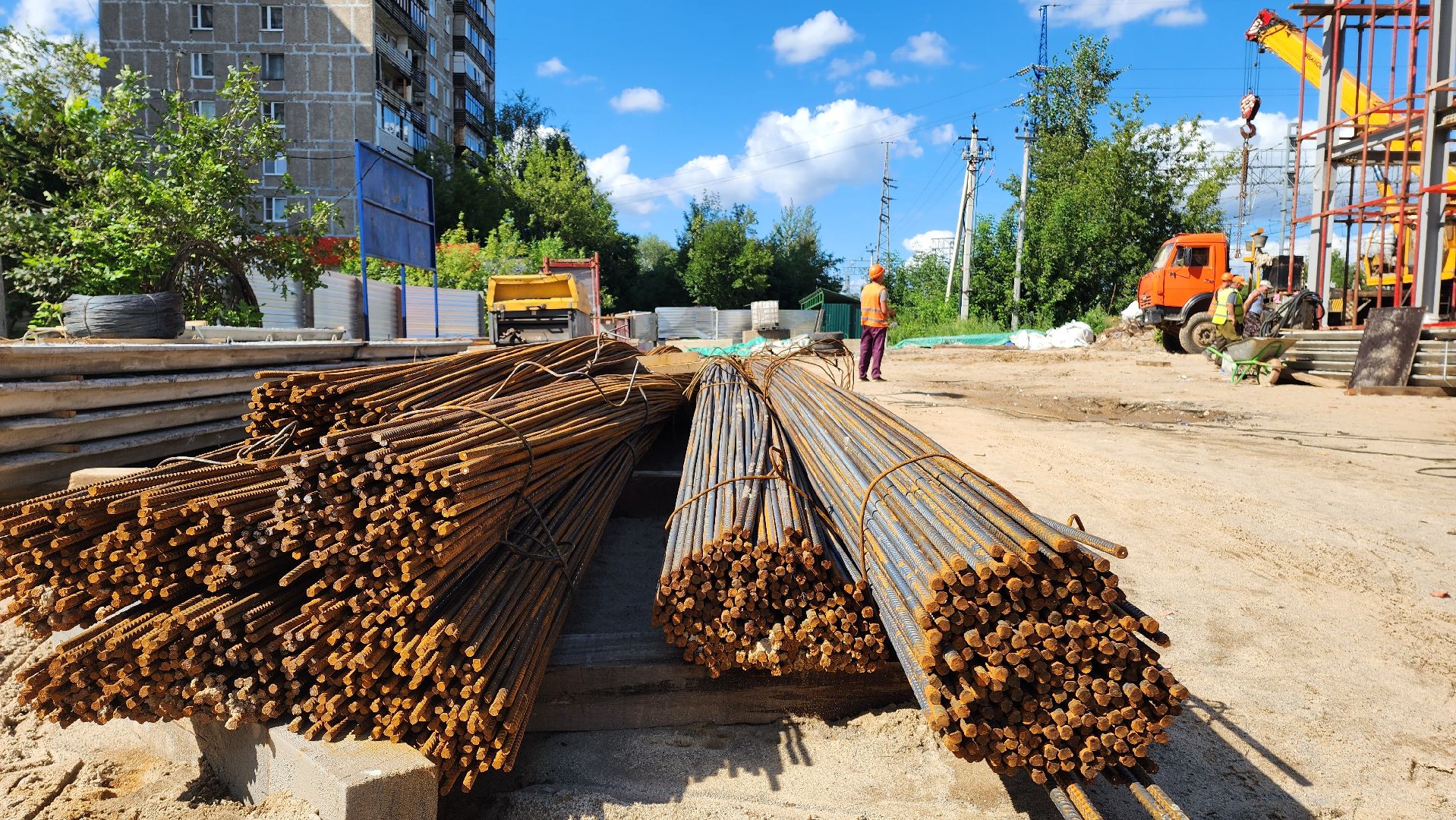 Пешеходный мост, Мост над железной дорогой, Бетонирование , Лобня,